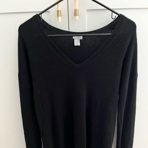 Black V-Neck Cashmere sweater